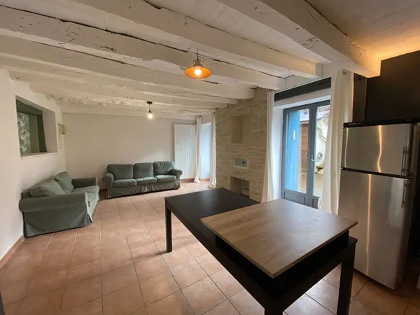 A LOUER - Maison de ville avec 2 chambres - Centre de SAINT MEEN LE GRAND