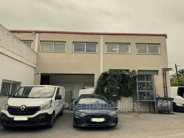 Local commercial 152 m²
