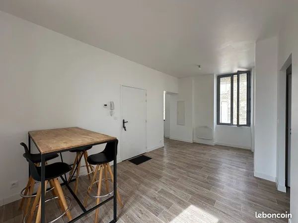 Appartement meublé T3 - petit immeuble - rénové