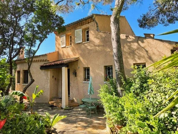 Villa 7 pièces 196 m²
