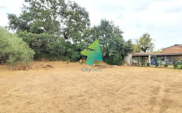 Terrain constructible 584 m2 vinassan