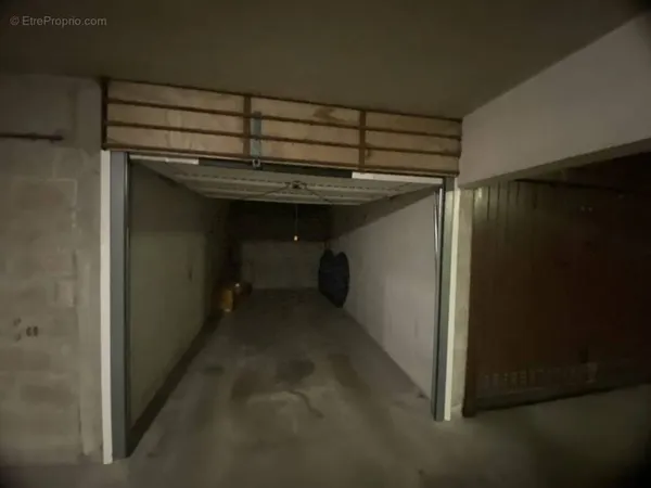 Parking 13 m²