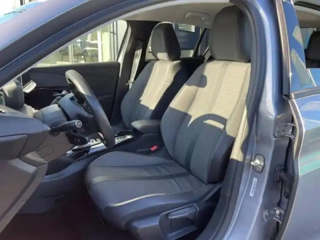 Peugeot 208 e- 136ch allure pack — photo 7