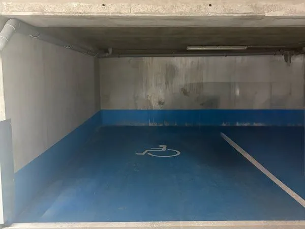 1 Place de parking à louer au sous-sol accessible Rueil sur Seine