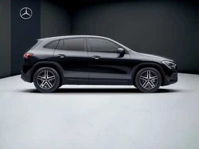 Mercedes Gla 200 d progressive line — photo 6