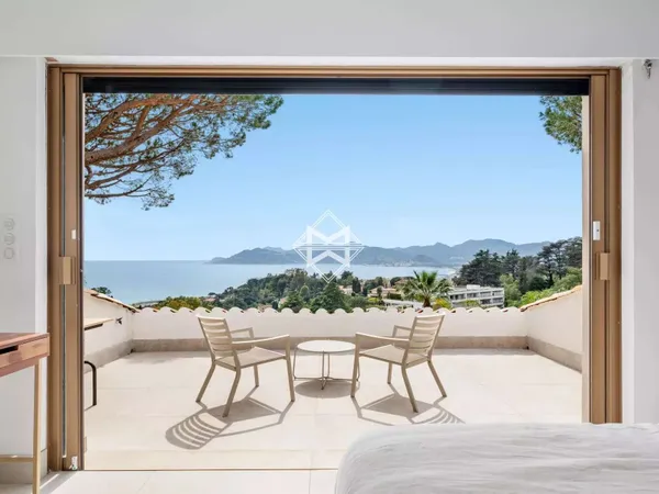 Maison 9 pièces 300 m²