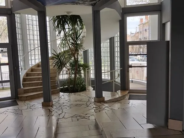 Appartement idéalement situé pour colocation d' étudiants