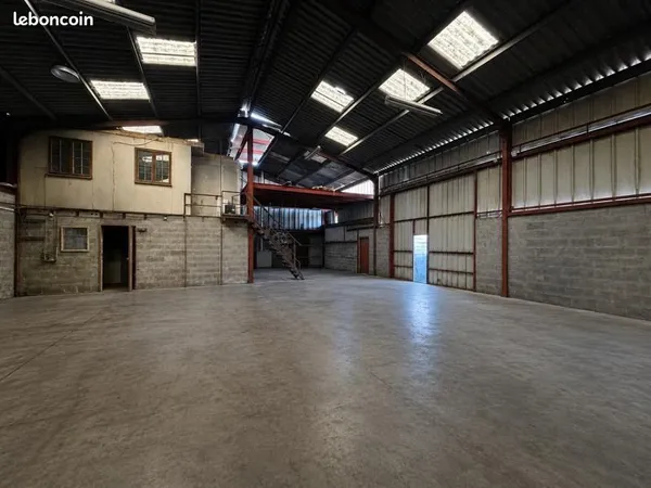 Local 1400 m²