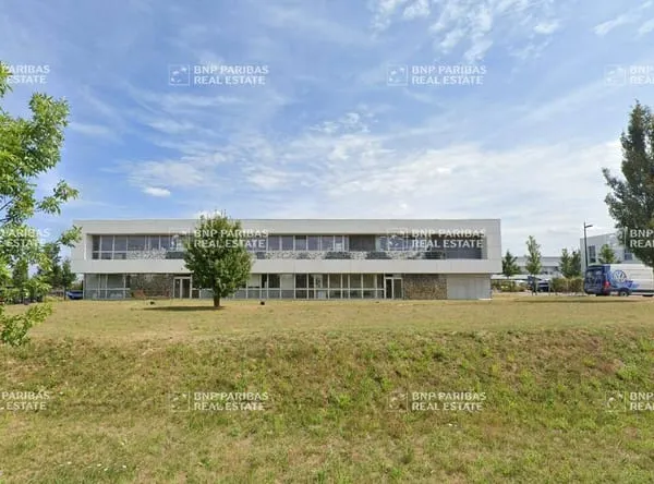 Bureaux 686 m²