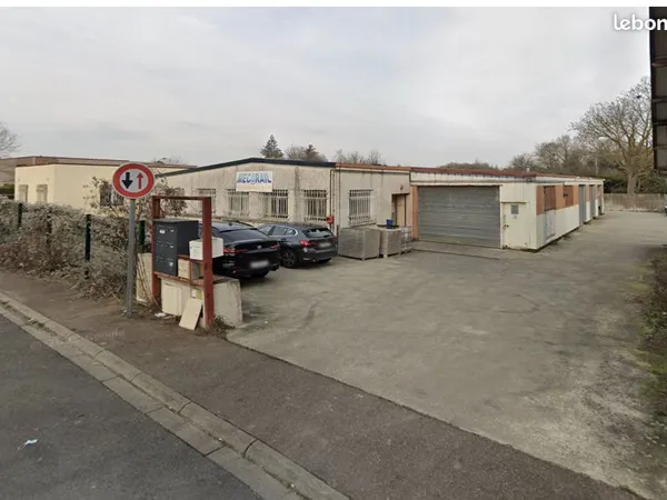 Local 200 m² Jouy-le-Moutier