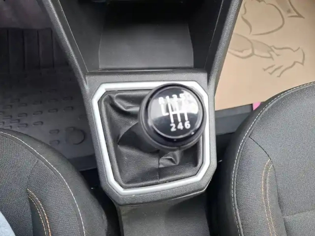 Dacia Sandero eco-g 100 — photo 13