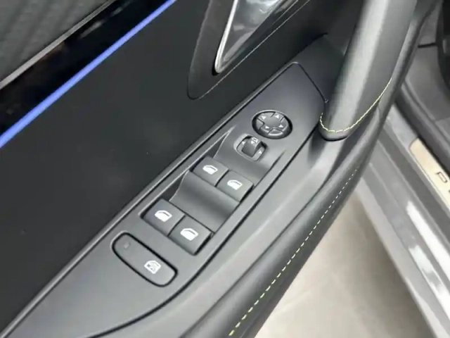 Peugeot 208 hybrid 145 ch e-dcs6 — photo 42