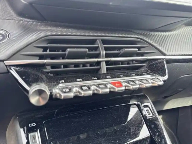 Peugeot 2008 puretech 130 s&amp;s eat8 — photo 22