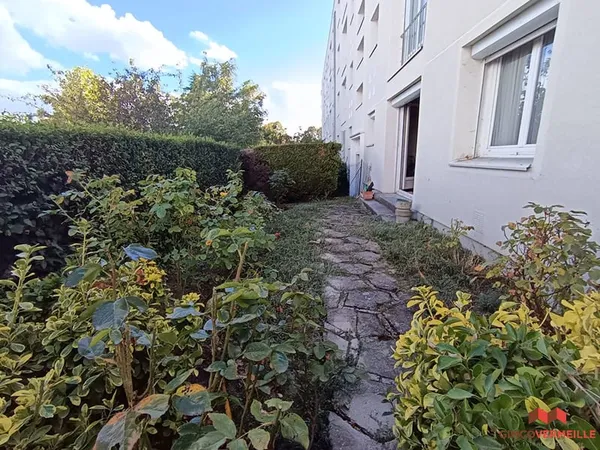 Plateau Mont-Valérien _ Appartement 3 pièces avec rez-de-jardin, cave et box