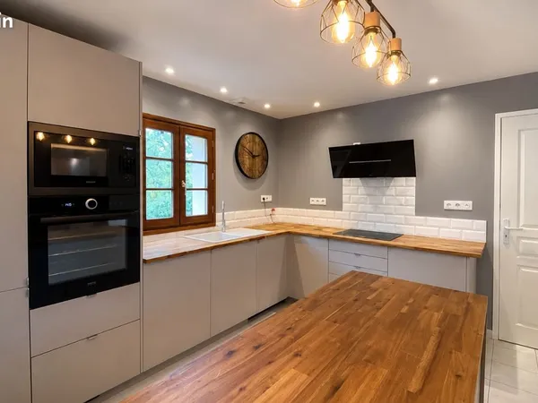 Maison de village en triplex - 130 m² - Saint-Cergues