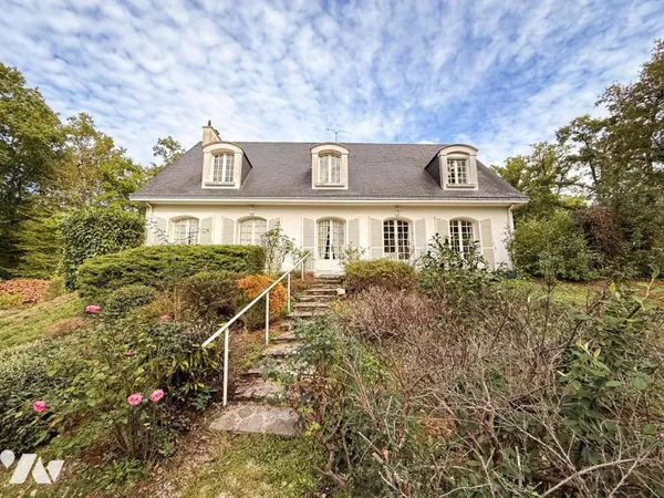 Maison 8 pièces 198 m²