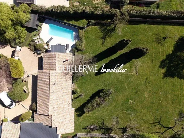 Maison de plain-pied 7 pièces 223 m²