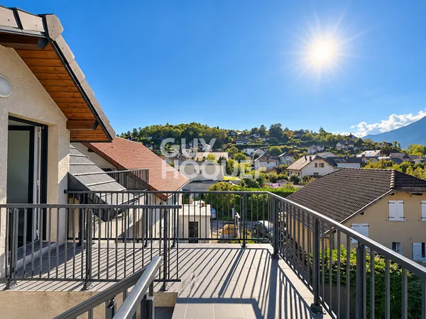 Appartement au dernier étage avec terrasse, garage et stationnement - Viviers-du-Lac