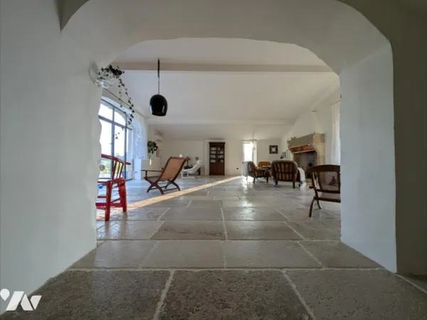 Maison 8 pièces 298 m²