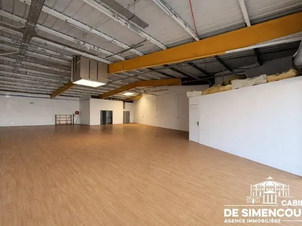 Local commercial 345 m²