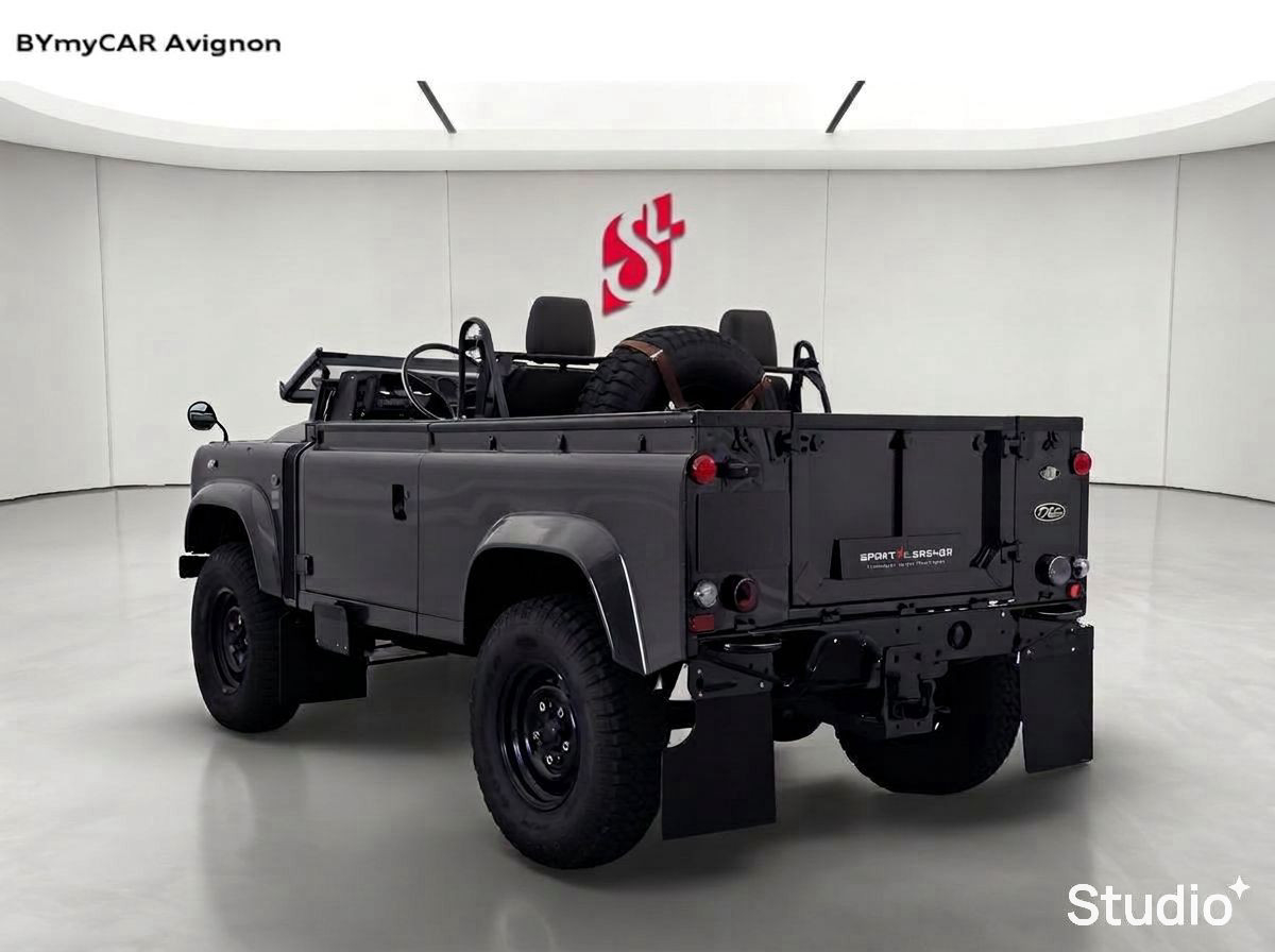Land Rover HEDONIC - LAND [OF] RECREATION - V8 SOFT TOP CUSTOM — photo 3