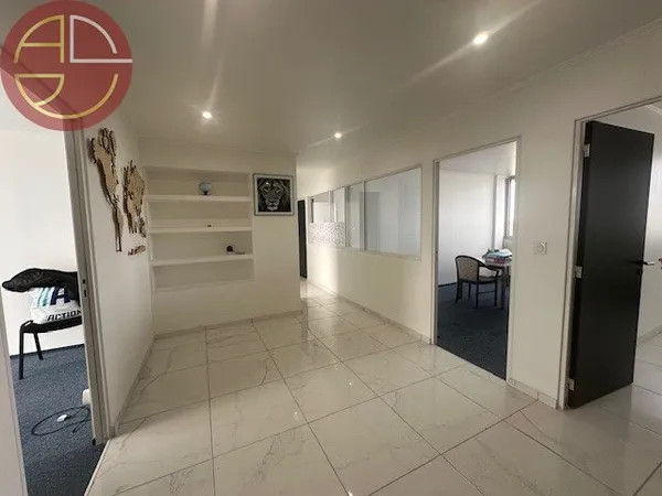 Bureau et espace de travail Vente Toulouse 1p 180m² 192600€