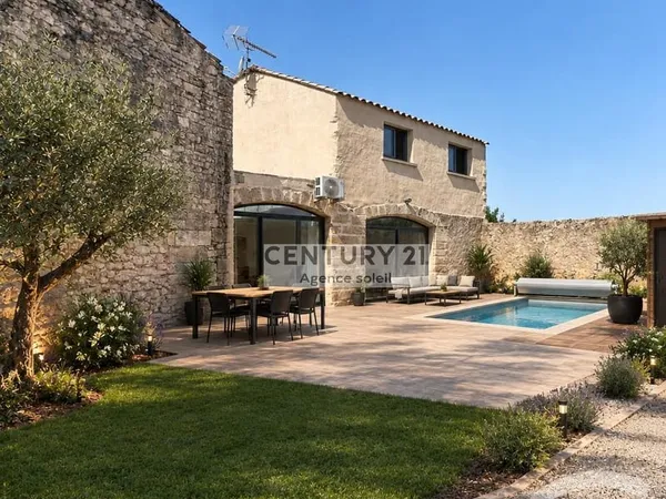 Maison 5 pièces 212 m²