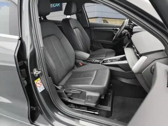 Audi A3 sportback 40 tfsie 204 s tronic 6 design luxe — photo 9