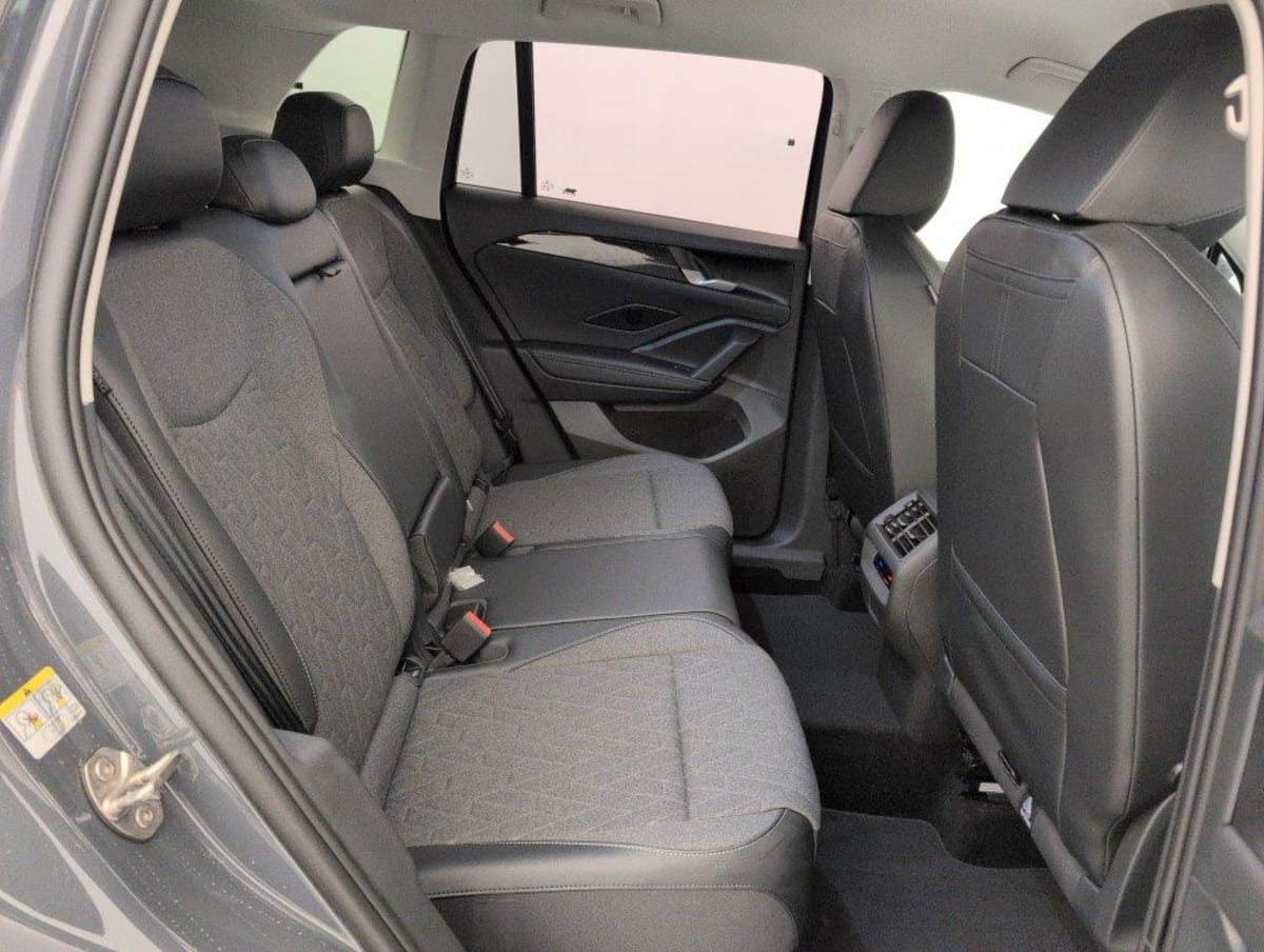 Volkswagen Tiguan — photo 10
