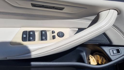 BMW Serie 5 Touring xDrive 520d 190 Steptronic8 - Luxury Line – 2018 – 104900 km – Diesel – Boîte Automatique — photo 8