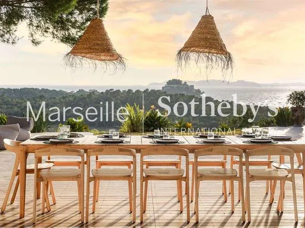 Maison 6 pièces 350 m²