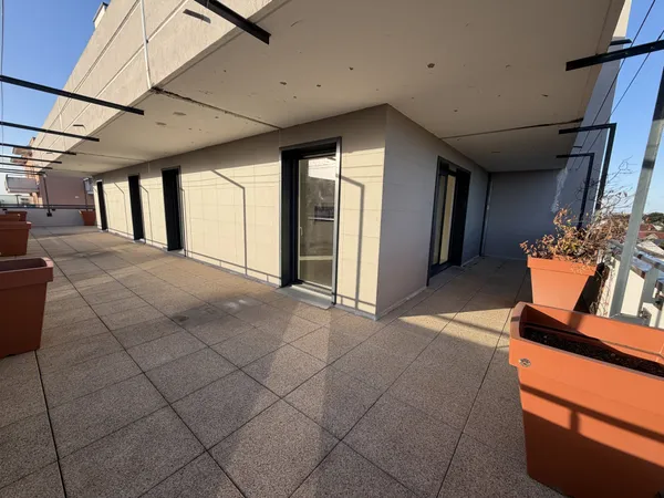 Appartement T3 d'exception avec immense terrasse de 86 m2 et