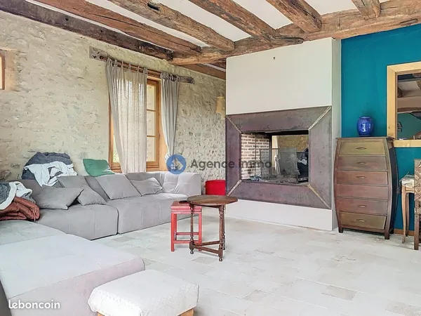 Maison 8 pièces 231.51 m² Souvigné