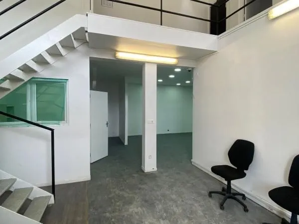 Bureau 200 m²