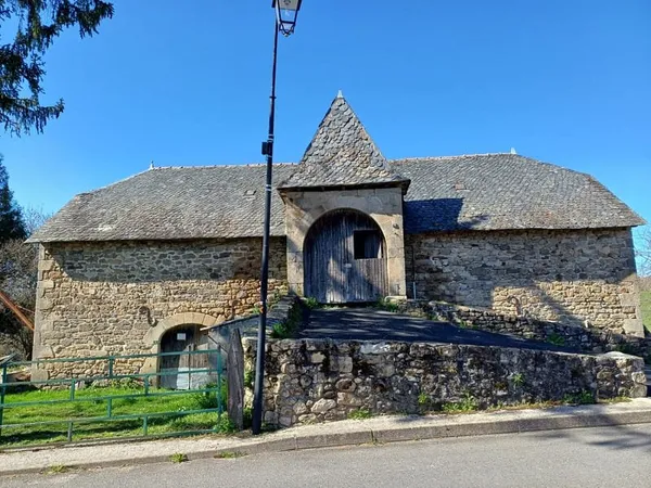 Grange à rénover de 200 m2 à Camps