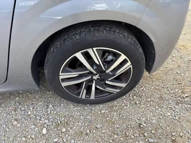 Peugeot 208 bluehdi 100 s&amp;s bvm6 — photo 13