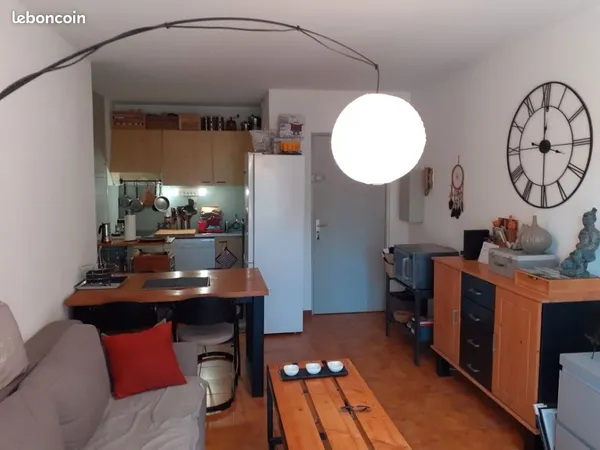 Location F2 vide à l'année