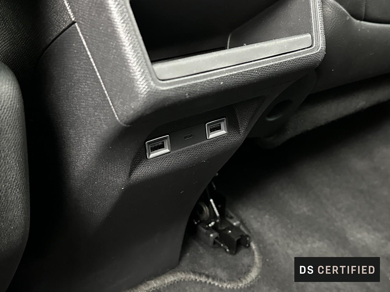 Ds Ds 7 crossback crossback hybride e-tense 300 eat8 4x4 rivoli — photo 39