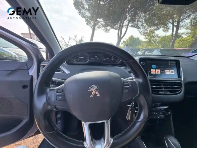 Peugeot 208 puretech 110ch s&amp;s eat6 — photo 12