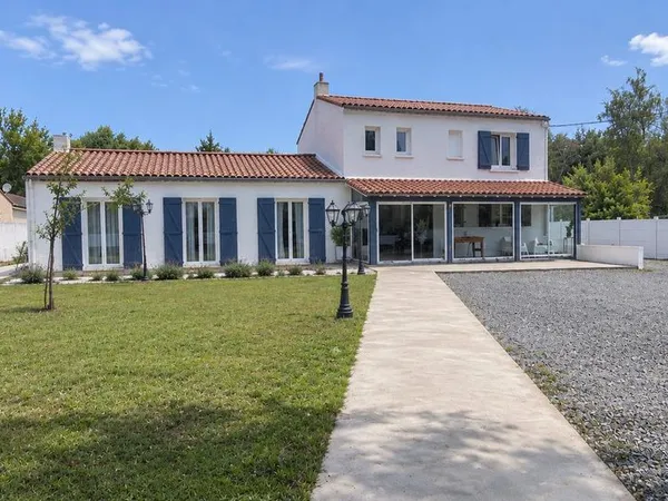 Maison 8 pièces 182 m²