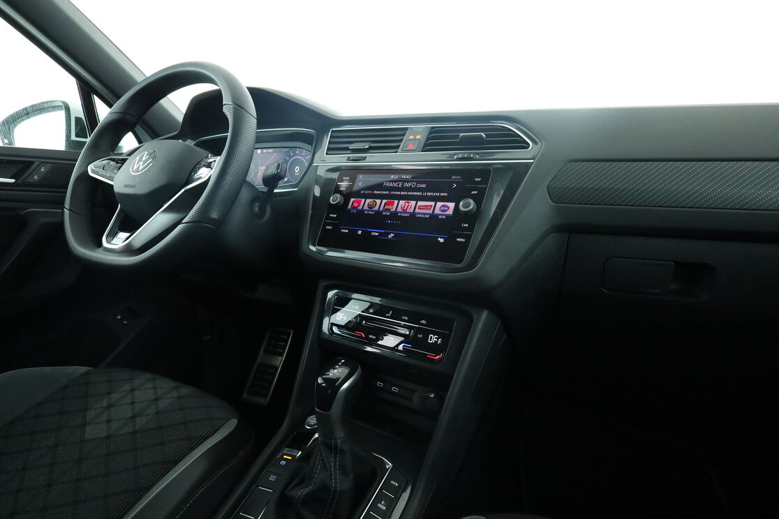 Volkswagen Tiguan 1.4 eHybrid R-Line DSG6 — photo 12