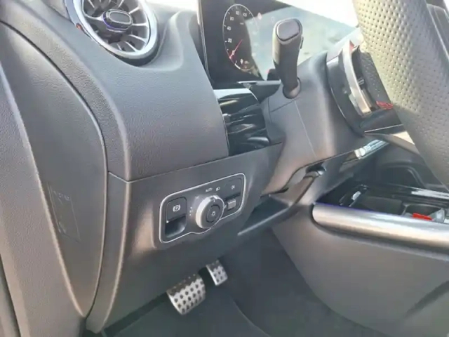 Mercedes Gla 200D Amg Line 200 d amg line — photo 14
