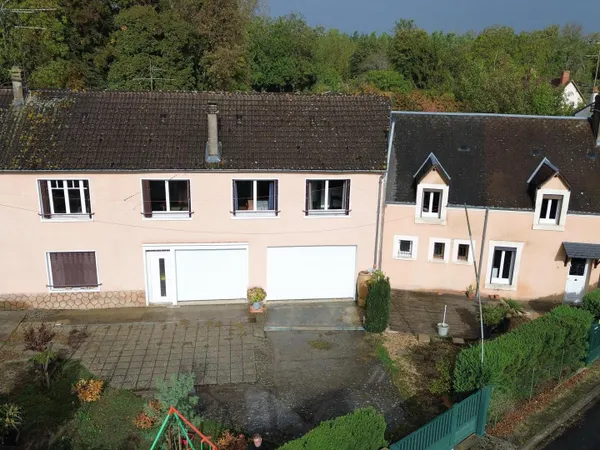 À VENDRE - Maison de 155 m² habitables + 80 m² à rénover, 6 chambres, double garage et terrain suppl
