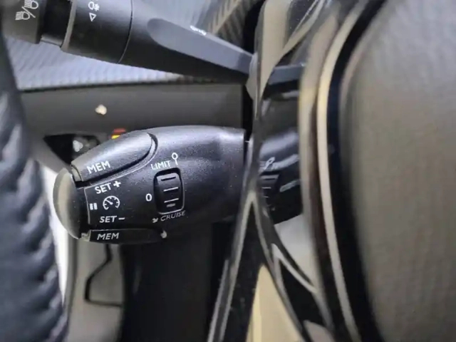 Peugeot 208 electrique 50 kwh 136ch — photo 61