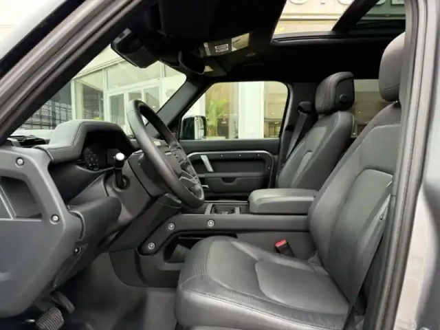 Land Rover Defender 110 2.0 p400e x-dynamic hse — photo 15