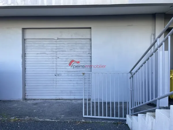 A LOUER ENTREPOT 119 M2 DIVISBLE EN 2 - HYPER CENTRE SAINT P