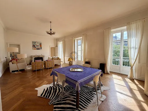 Appartement 6 pièces 187 m²