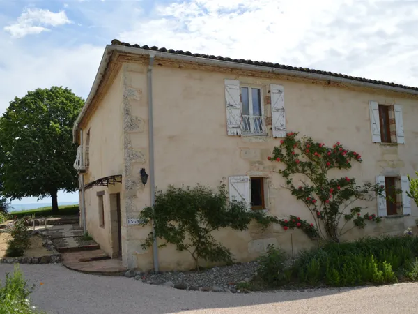 2 maisons familiales 479m2 sur 3303 m2