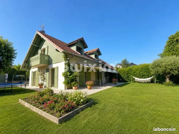 Maison 8 pièces 212 m²