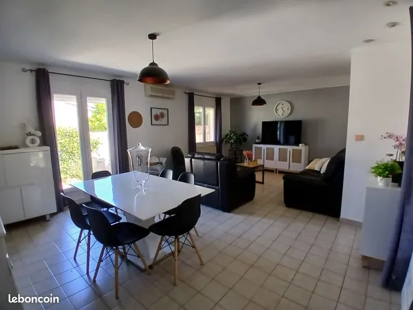 NARBONNE - Maison 4 pièces de plain-pied avec véranda, terrasse et jardin sans entretien